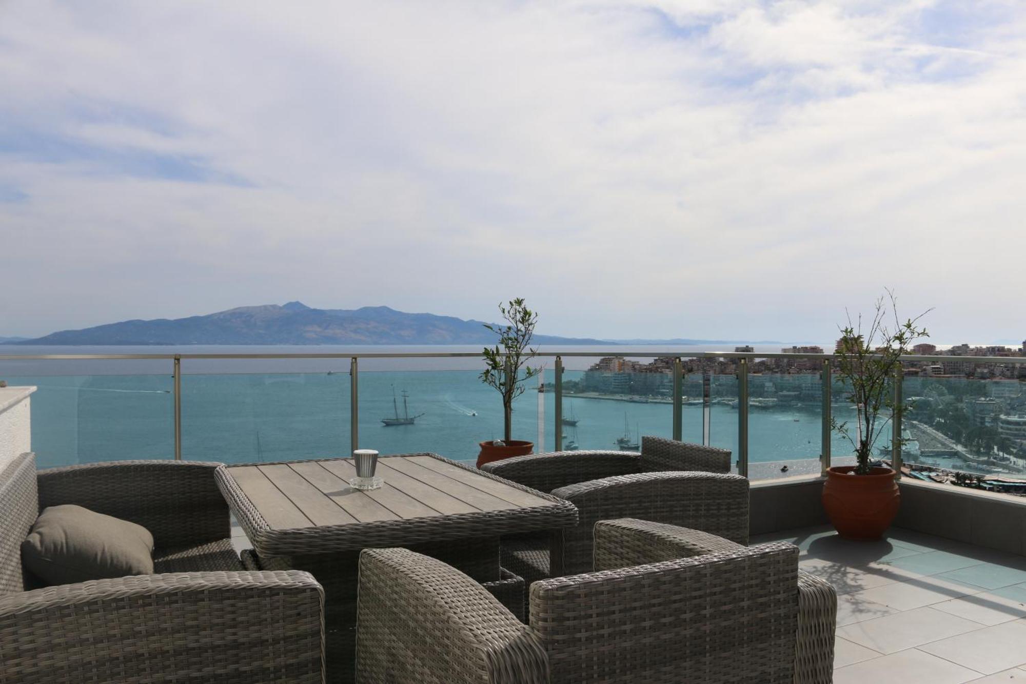 Rocknest Sea View Penthouse Apartment Sarande Exterior photo
